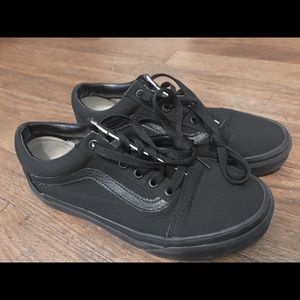 Old Skool VANS — all black